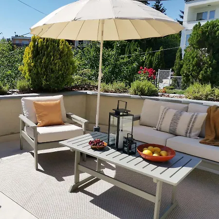 Grand Terrace With Ac & Heating