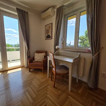 Grand Terrace With Ac & Heating * Budapeşte