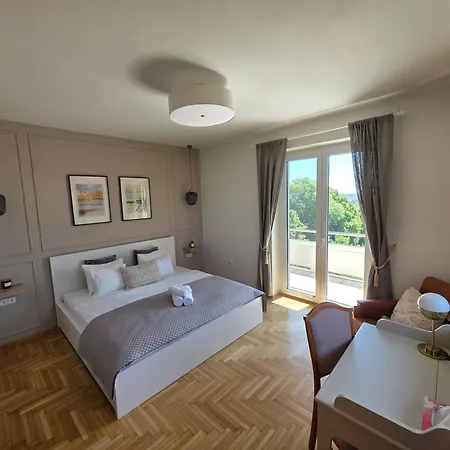 Grand Terrace With Ac & Heating *