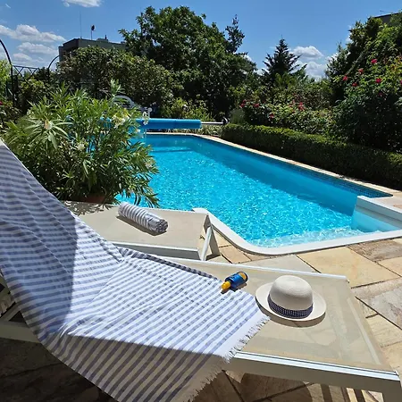 Grand Terrace With Ac & Heating *