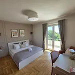 Grand Terrace With Ac & Heating *